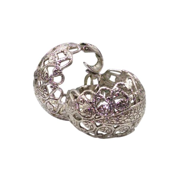 Lacy Filigree Hoop Earrings Vintage Segal of California Silver Tone Clip On Hoop - Picture 2 of 4